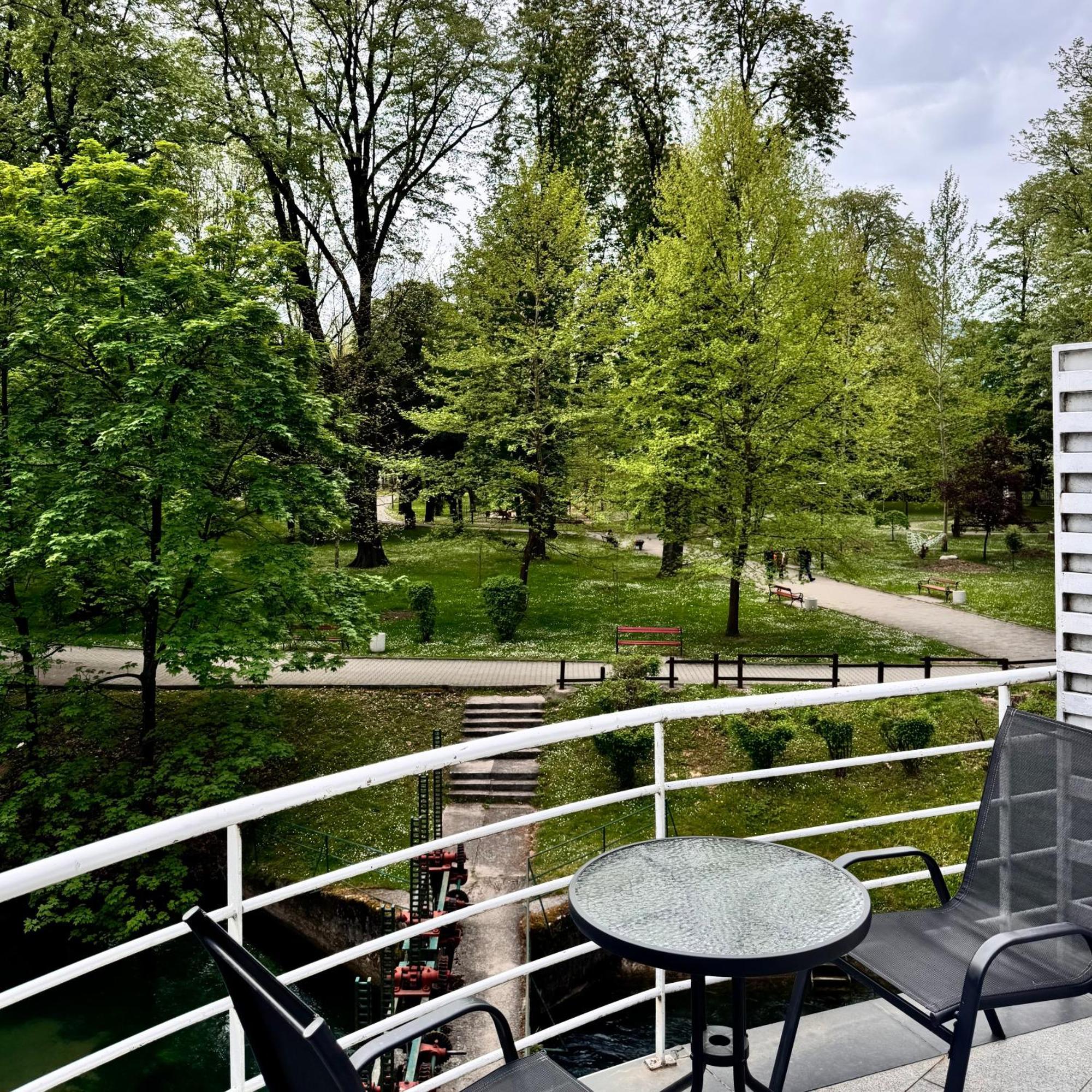 Hotel Paviljon Bihać 外观 照片