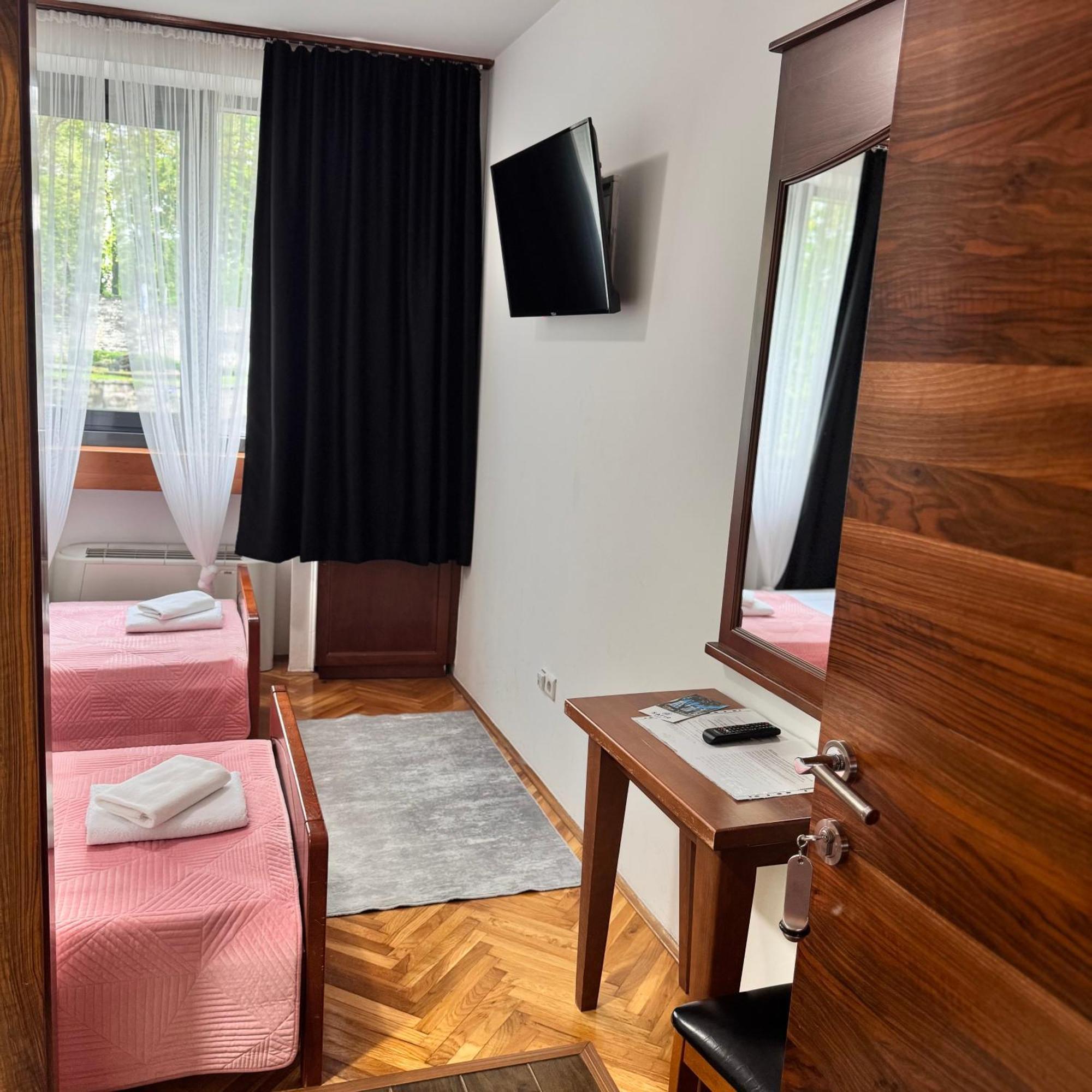 Hotel Paviljon Bihać 外观 照片