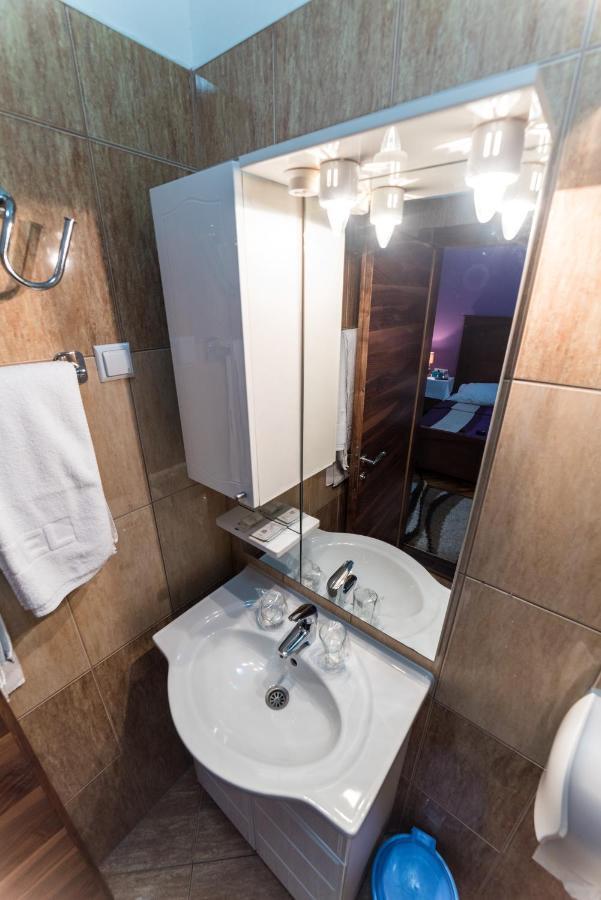 Hotel Paviljon Bihać 外观 照片